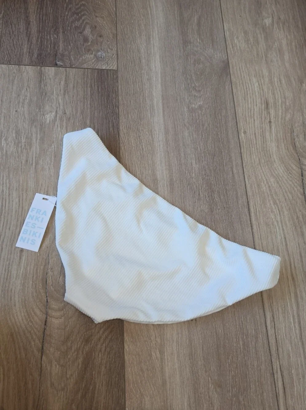 Frankies Bikinis chic white